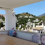 3 Bedroom Duplex Penthouse With Stunning Rooftop Solarium And See Views