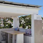 3 Bedroom Duplex Penthouse With Stunning Rooftop Solarium And See Views
