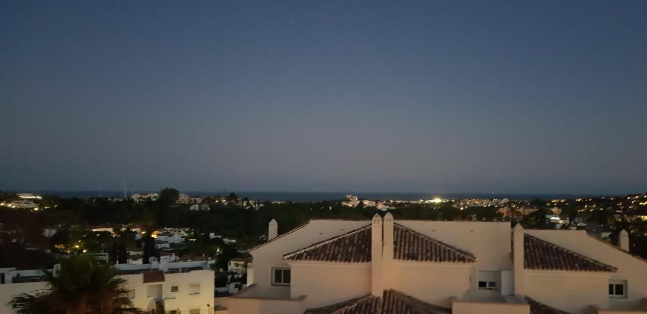 3 Bedroom Duplex Penthouse With Stunning Rooftop Solarium And See Views *