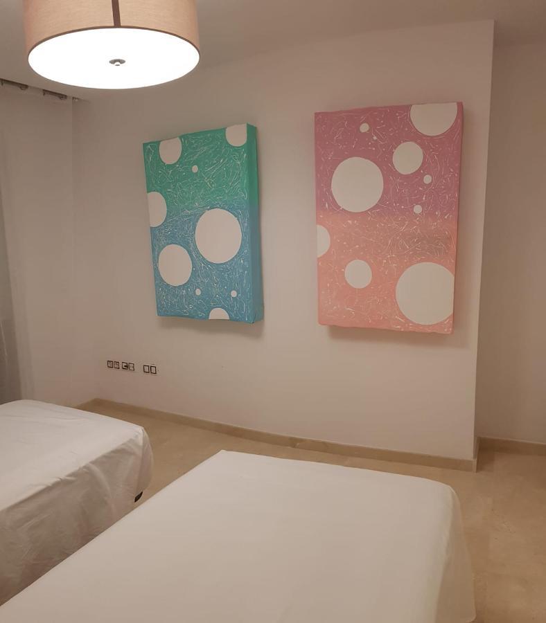3 Bedroom Duplex Penthouse With Stunning Rooftop Solarium And See Views