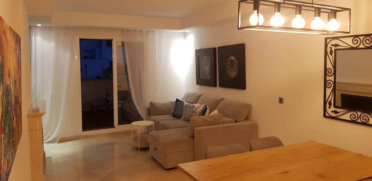 3 Bedroom Duplex Penthouse With Stunning Rooftop Solarium And See Views Apartment *