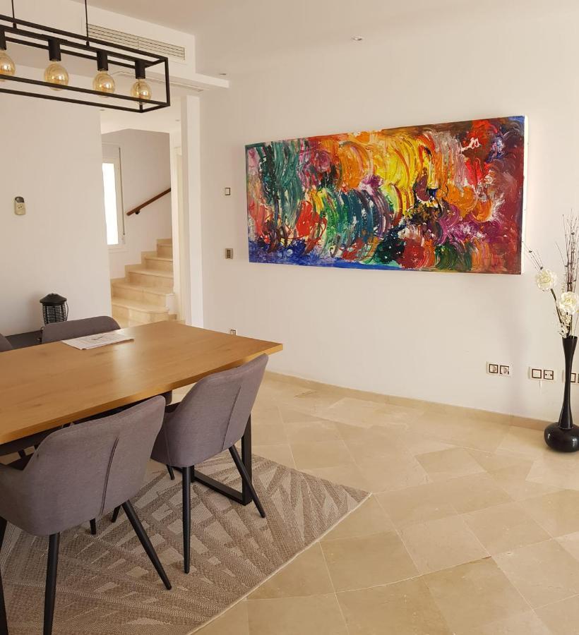 3 Bedroom Duplex Penthouse With Stunning Rooftop Solarium And See Views Apartment *