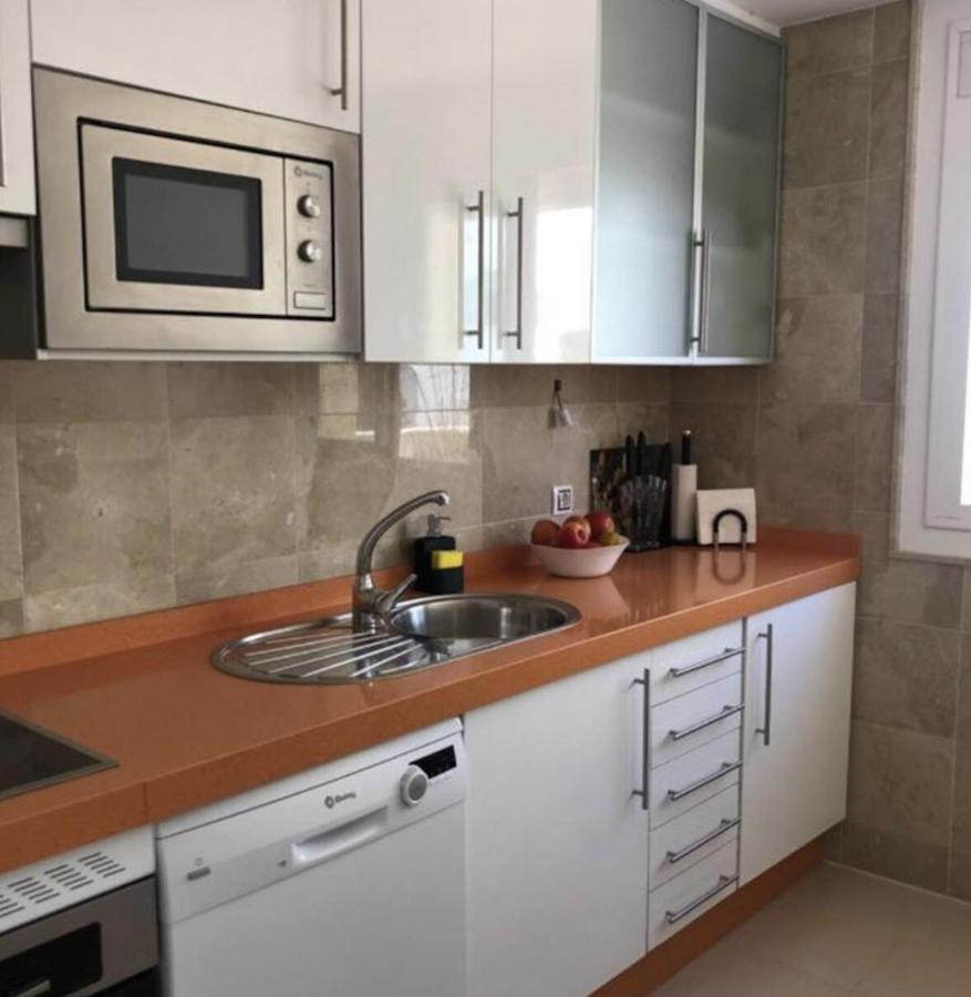 Apartment 3 Bedroom Duplex Penthouse With Stunning Rooftop Solarium And See Views *