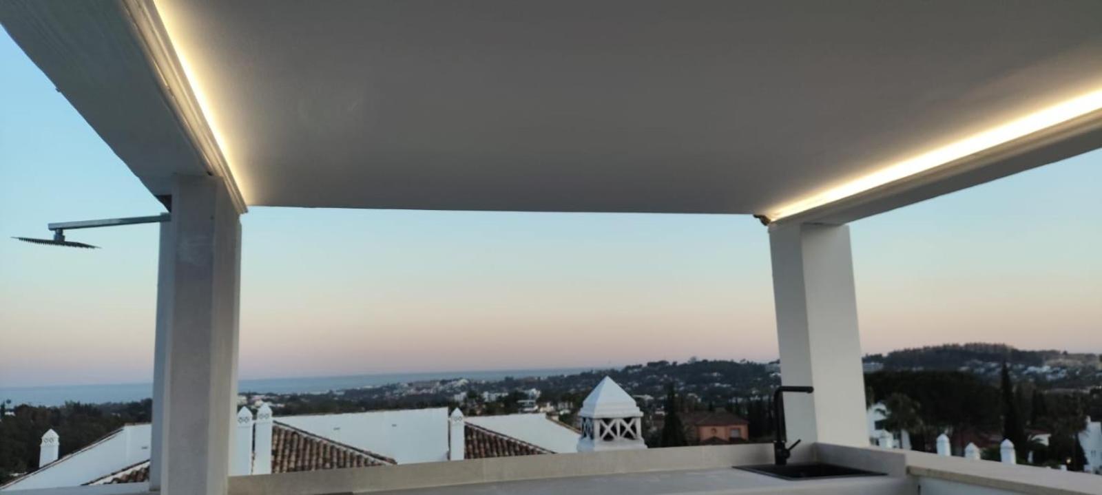 3 Bedroom Duplex Penthouse With Stunning Rooftop Solarium And See Views *
