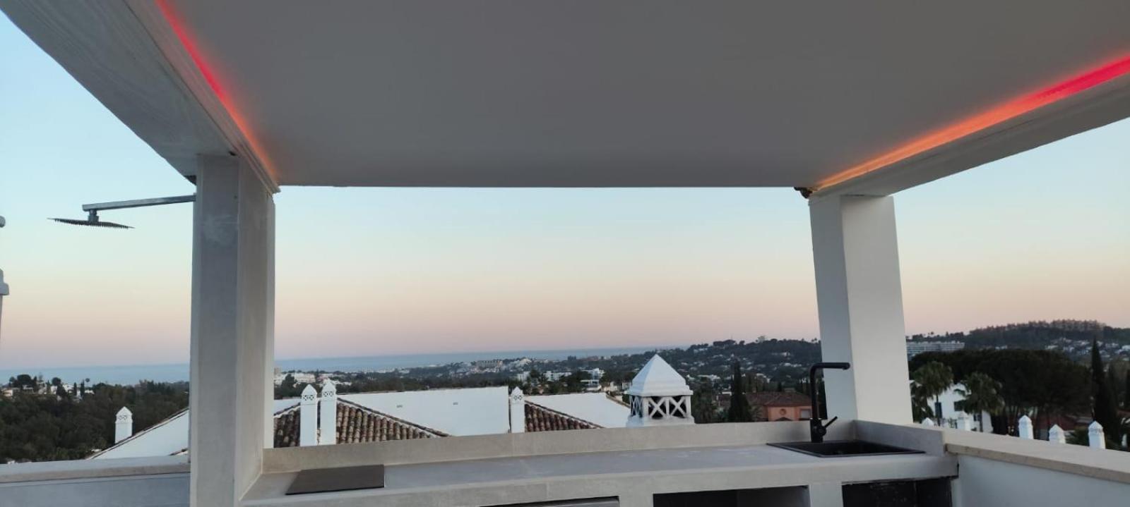 3 Bedroom Duplex Penthouse With Stunning Rooftop Solarium And See Views * Marbella