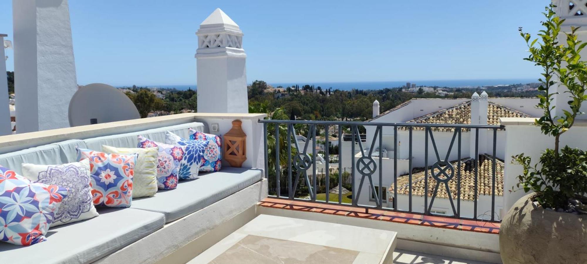3 Bedroom Duplex Penthouse With Stunning Rooftop Solarium And See Views Apartment